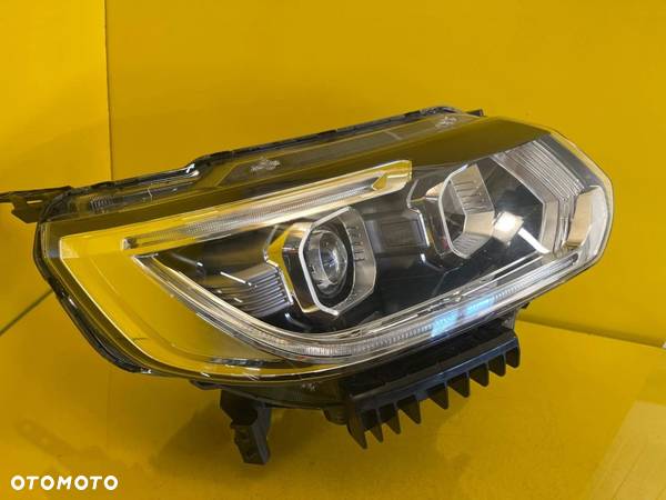 RENAULT ALASKAN REFLEKTOR PRAWY FULL LED - 2