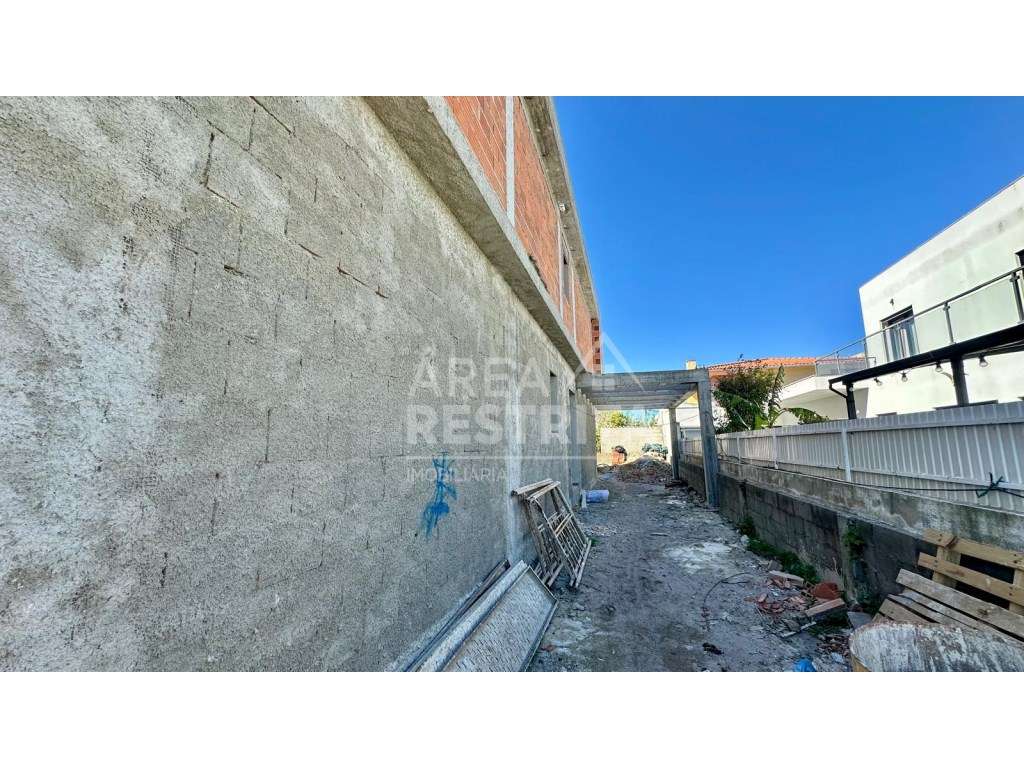 Moradia T4 com piscina (2 suítes e 1 master suíte) - Fernão Ferro (... - Grande imagem: 5/39