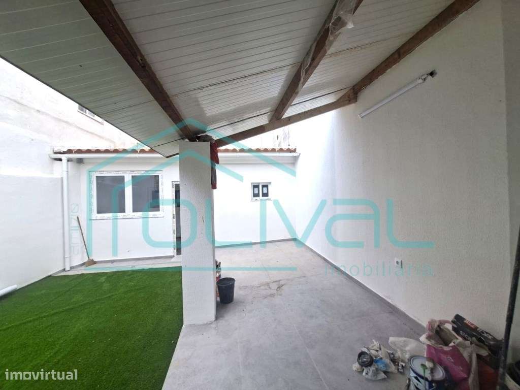 Moradia T3 totalmente remodelada no centro de Salvaterra de Magos-25