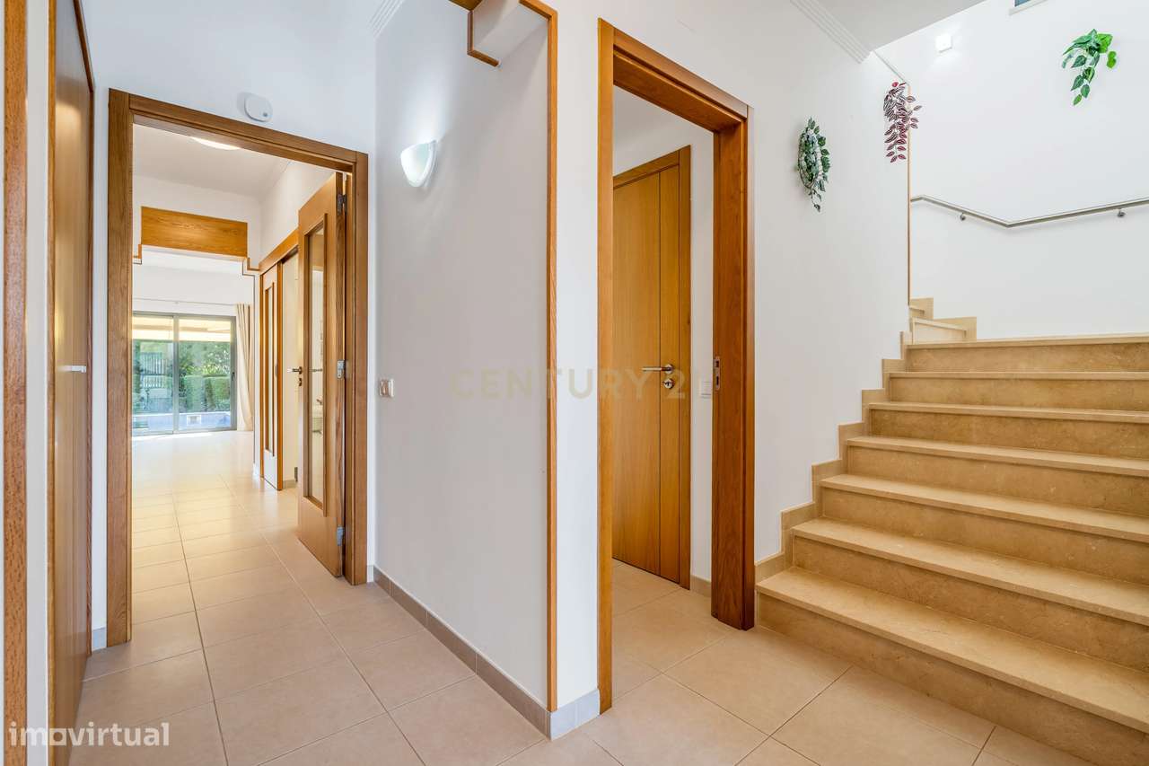 Moradia Unifamiliar de Prestígio | Guia – Albufeira | T4 | Piscina | J-15