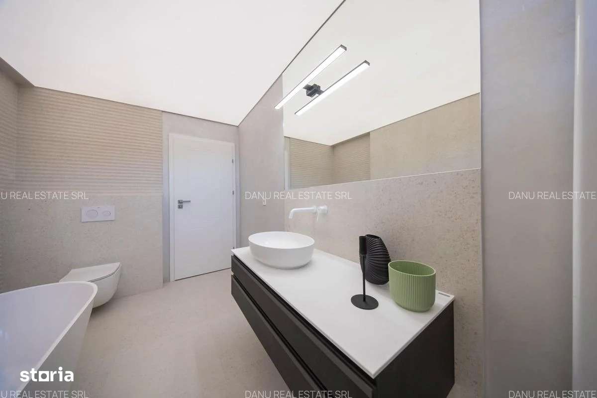 Vila deosebită de vânzare în centrul istoric al Brașovului-17