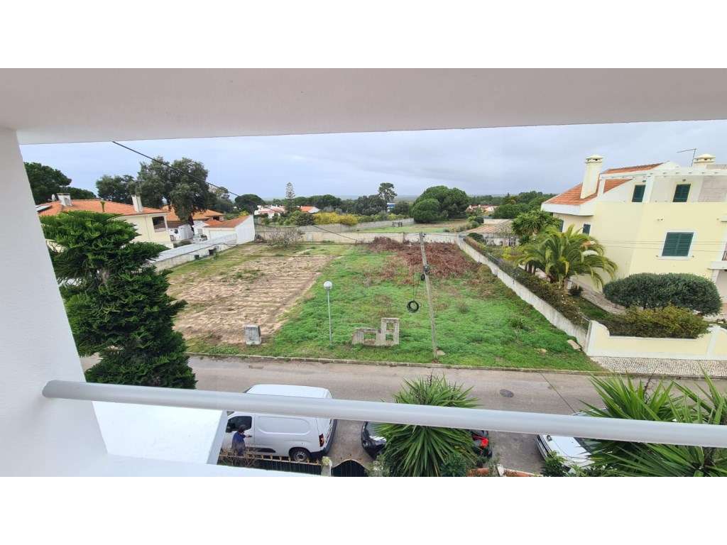 Moradia T3 +1 independente com garagem e piscina em Sesimbra-43