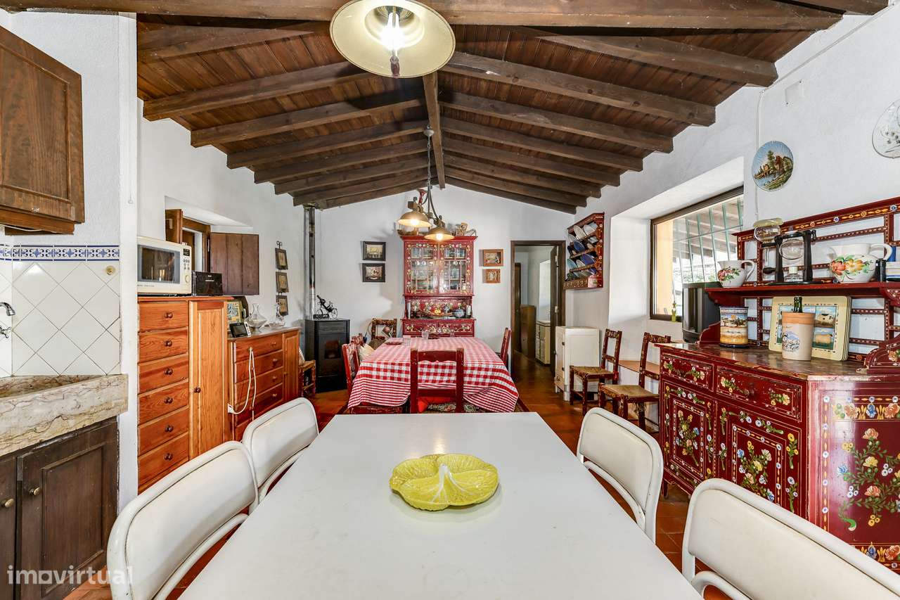 Quinta com Piscina e 2 Hectares a 25 km de Lisboa-21