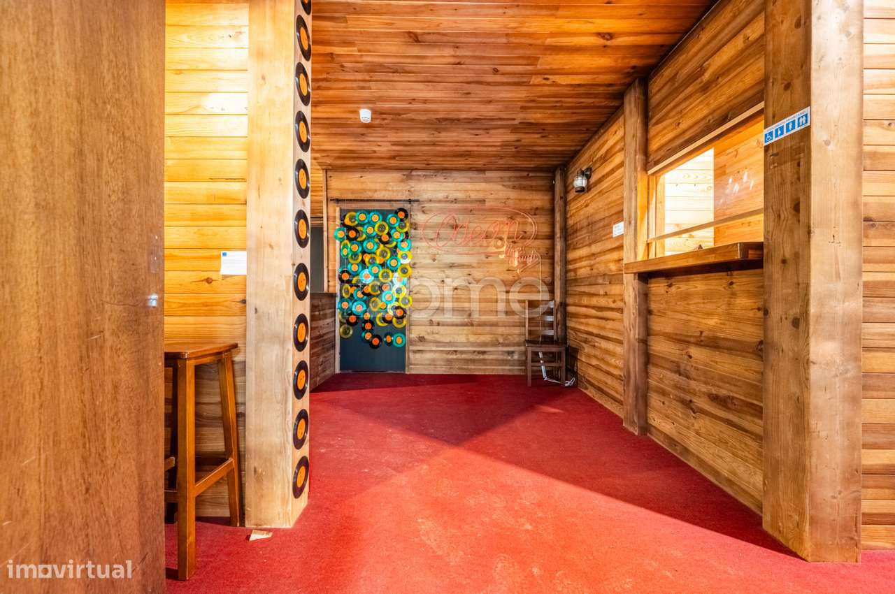 Espaço comercial apto para sala de espetáculos - R. Pinto Bessa, Po... - Grande imagem: 3/36