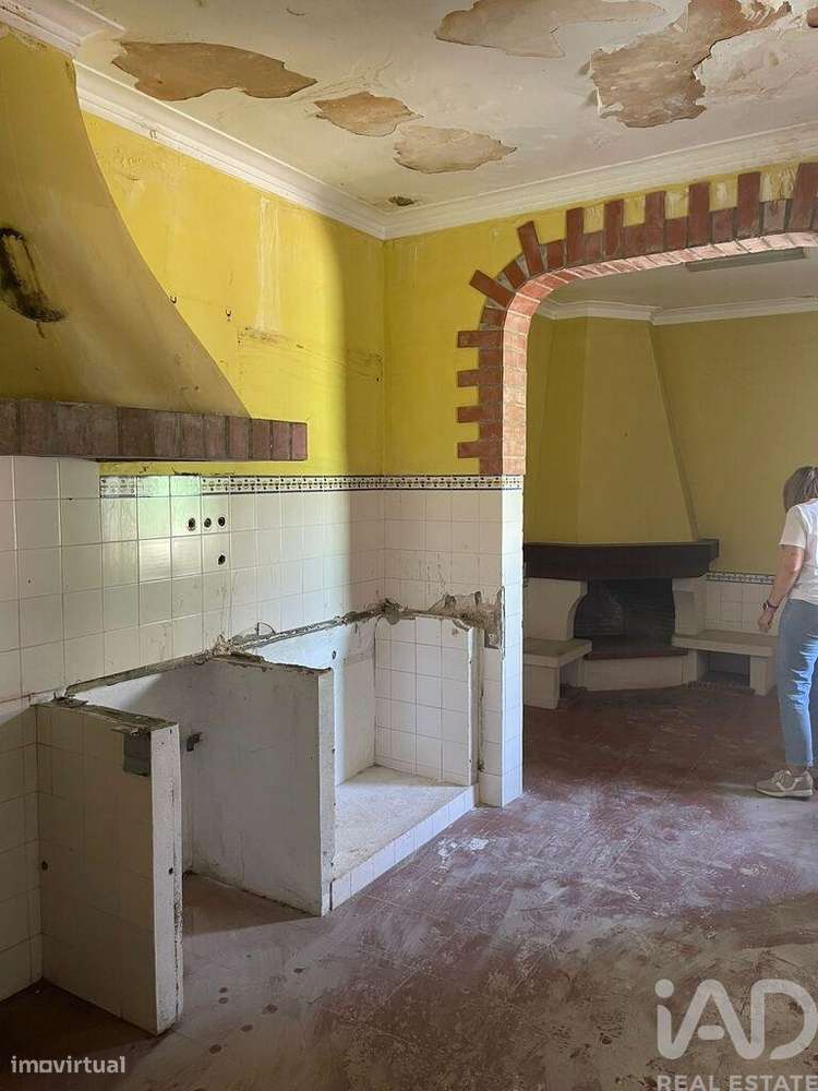 Casa de Cidade T6 em Almeirim de 391,00 m2 - Grande imagem: 3/22