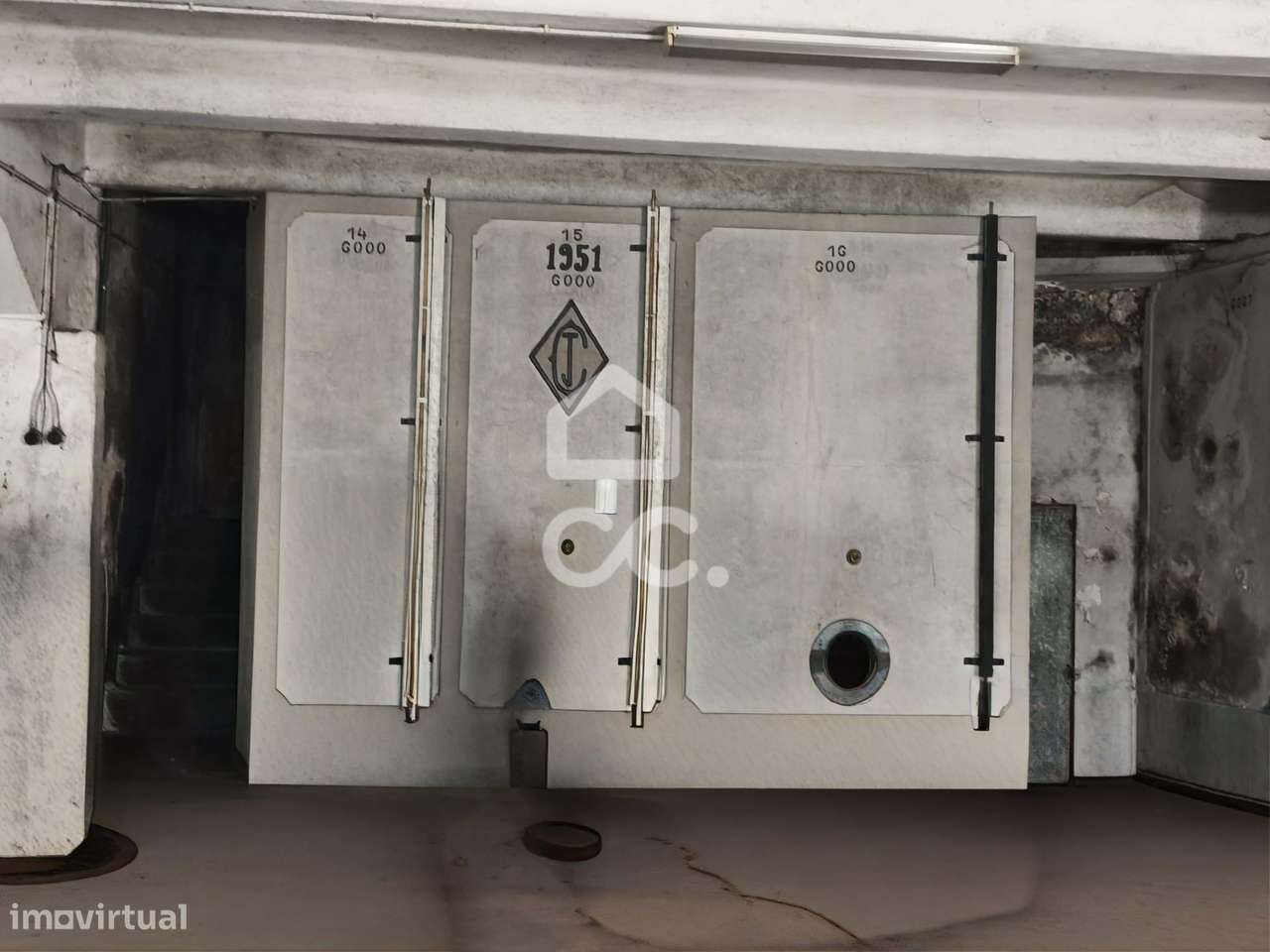 Armazém / Prédio com Potencial de Investimento em Águas Santas – Maia-5