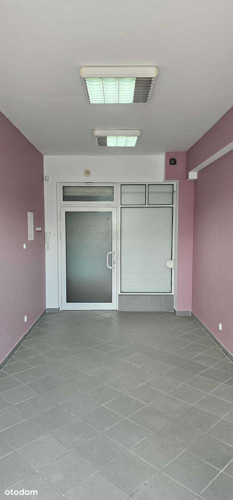 Lokal usługowy w centrum handlowym - 20m²