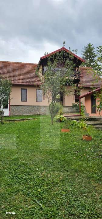 Casa de vanzare, cu 6 camere, 160 mp, zona Barcani - Imagine principală: 5/12