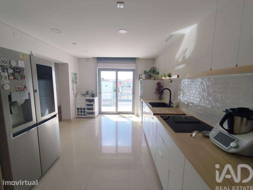 Duplex T4 em Cadaval e Pêro Moniz de 195 m2 - Grande imagem: 4/40
