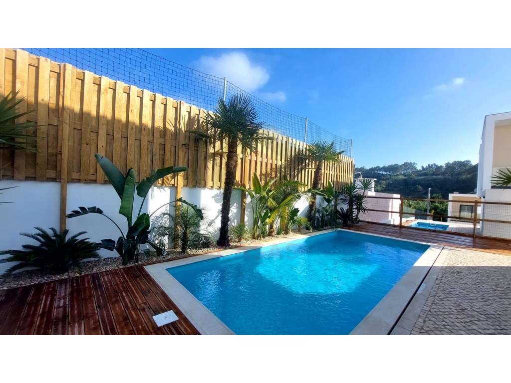 Moradia de arquitectura moderna com piscina privada - Grande imagem: 5/13