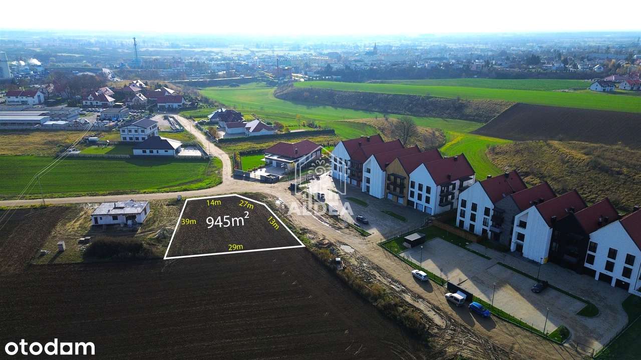 Parcela wśród nowoczesnej zabudowy-4