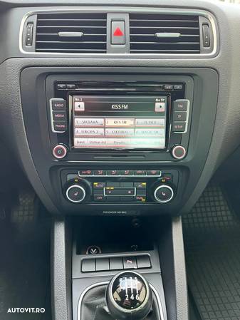 Volkswagen Jetta 2.0 TDI DPF Highline - 13