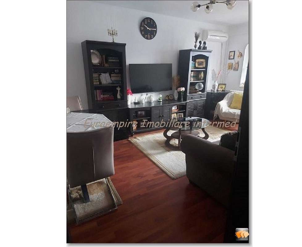 Apartament 3 camere decomandate zona Trocadero-2