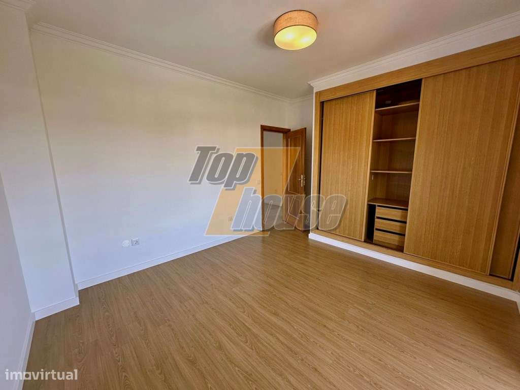 Moradia T4 com piscina e terreno de 900m2 - Quinta da Serralheira -...-12