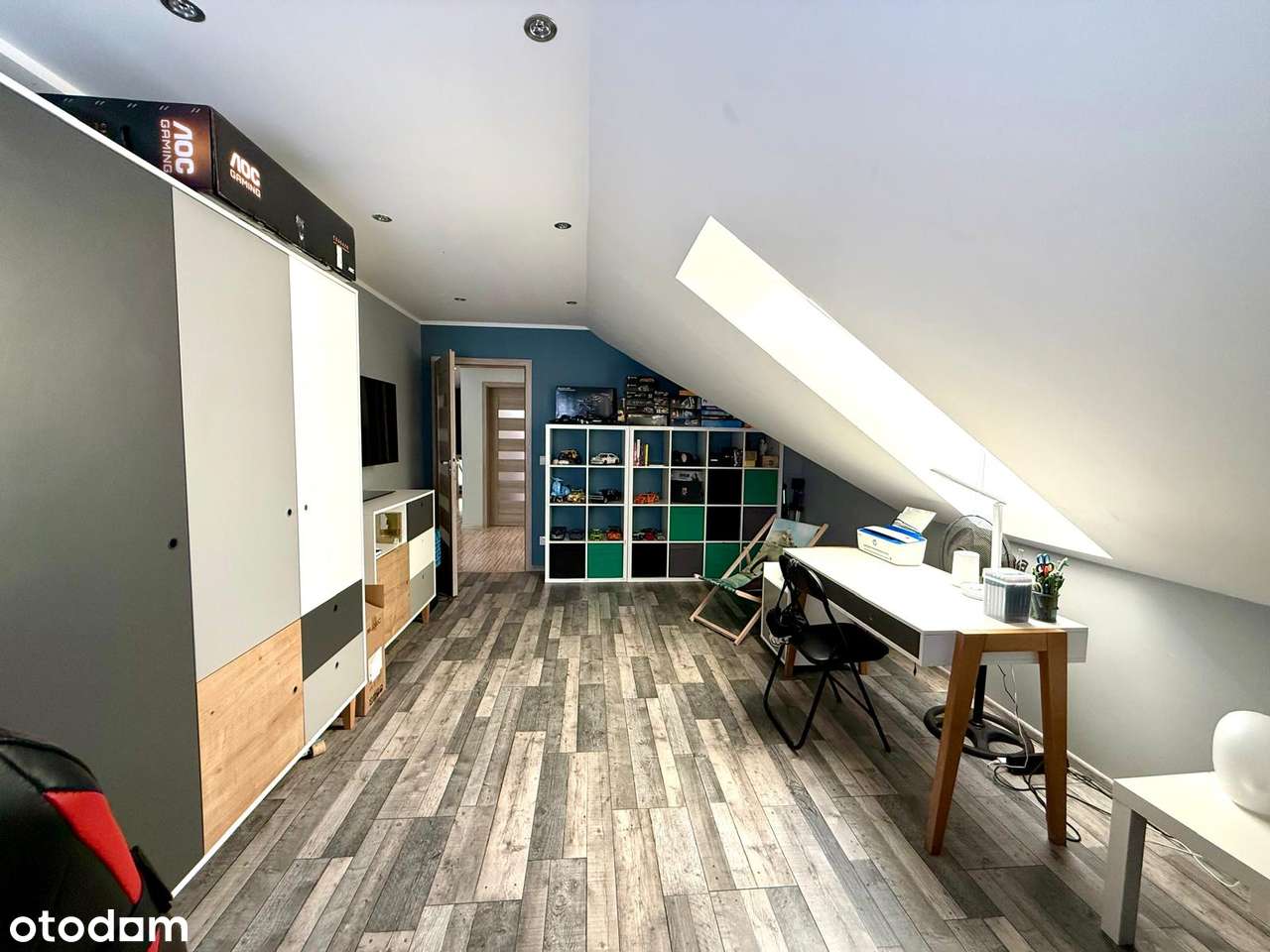 Duży dom do zamieszkania w Komarnie. Polecam-15