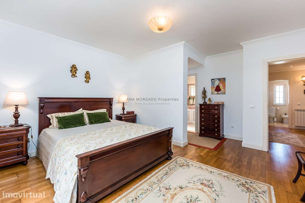 Moradia T4+1 Geminada na Quinta da Beloura — Luminosidade, Conforto e-32