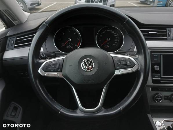 Volkswagen Passat 2.0 TDI EVO Essence DSG - 28
