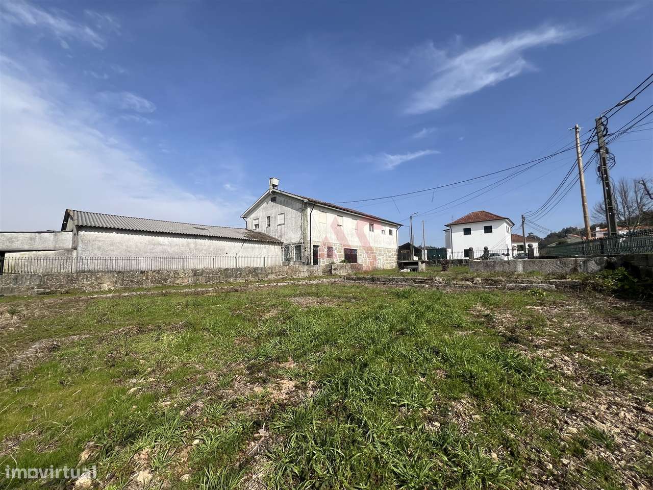Moradias para Restauro com Terreno de 1.682 m² | Raimonda, Paços de Fe-30