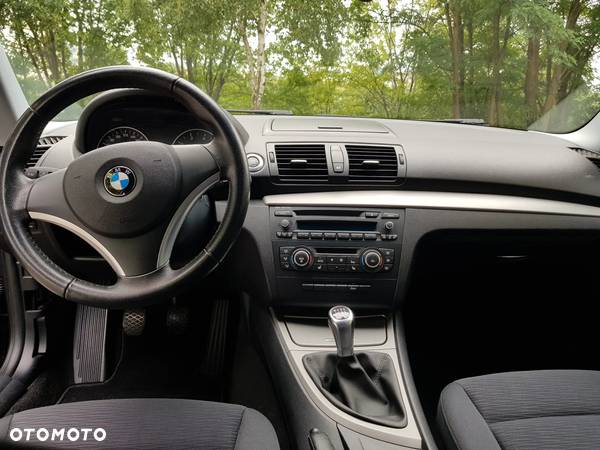 BMW Seria 1 116i - 11