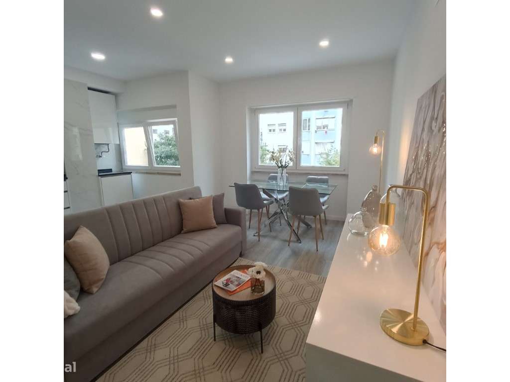 T3 em Benfica com varanda - Renovado-11