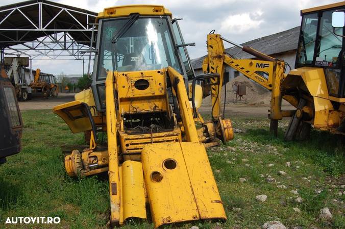 Dezmembrez JCB 4CX din 1994 - 2