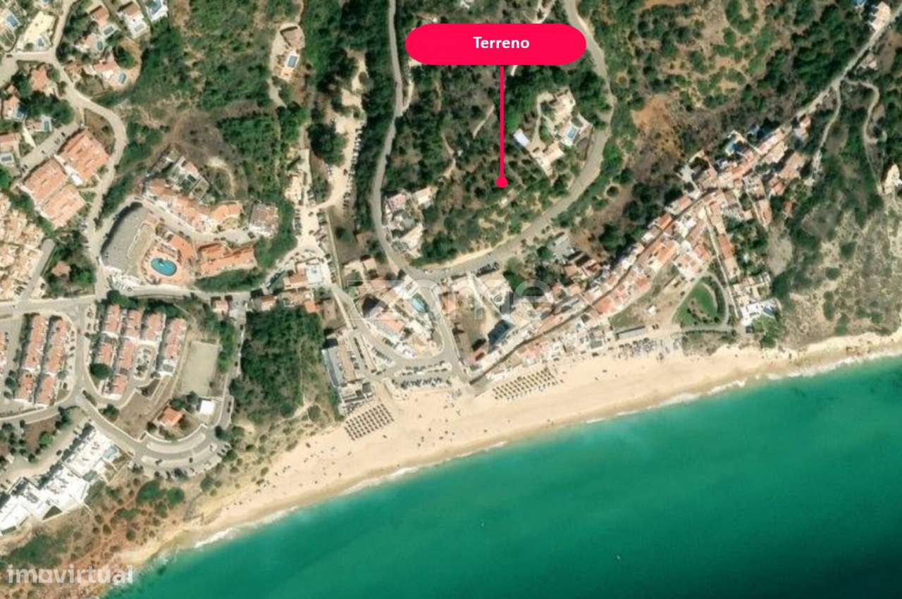Terreno Urbano com Vista Mar em Salema, a 120 m da Praia - Grande imagem: 3/18