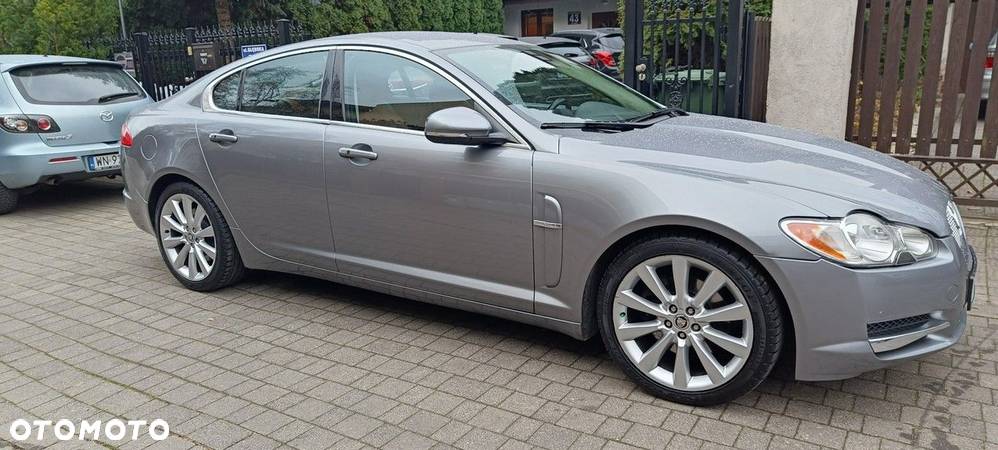 Jaguar XF 3.0 V6 D Luxury - 11