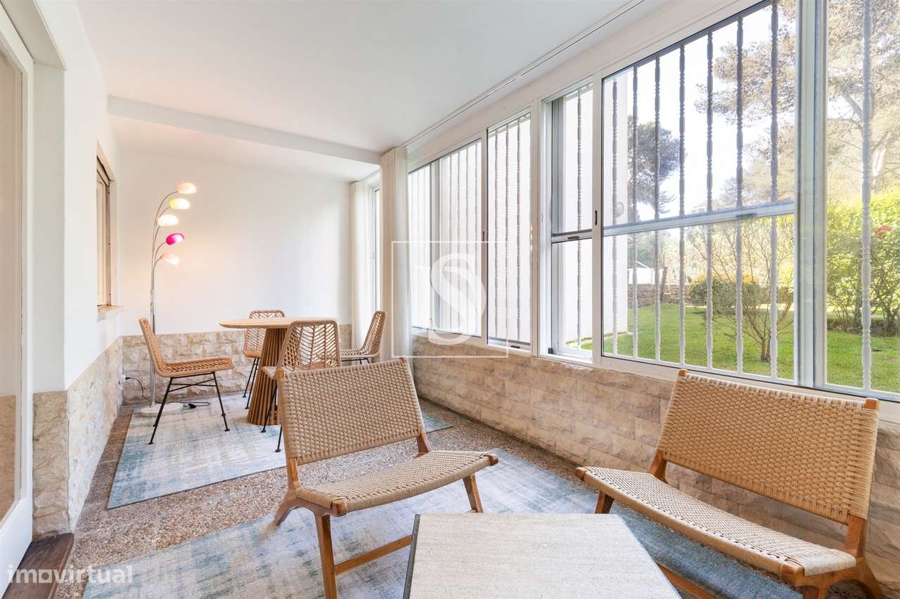Apartamento T1 para venda mobiliado em Cascais com piscina e jardim-4