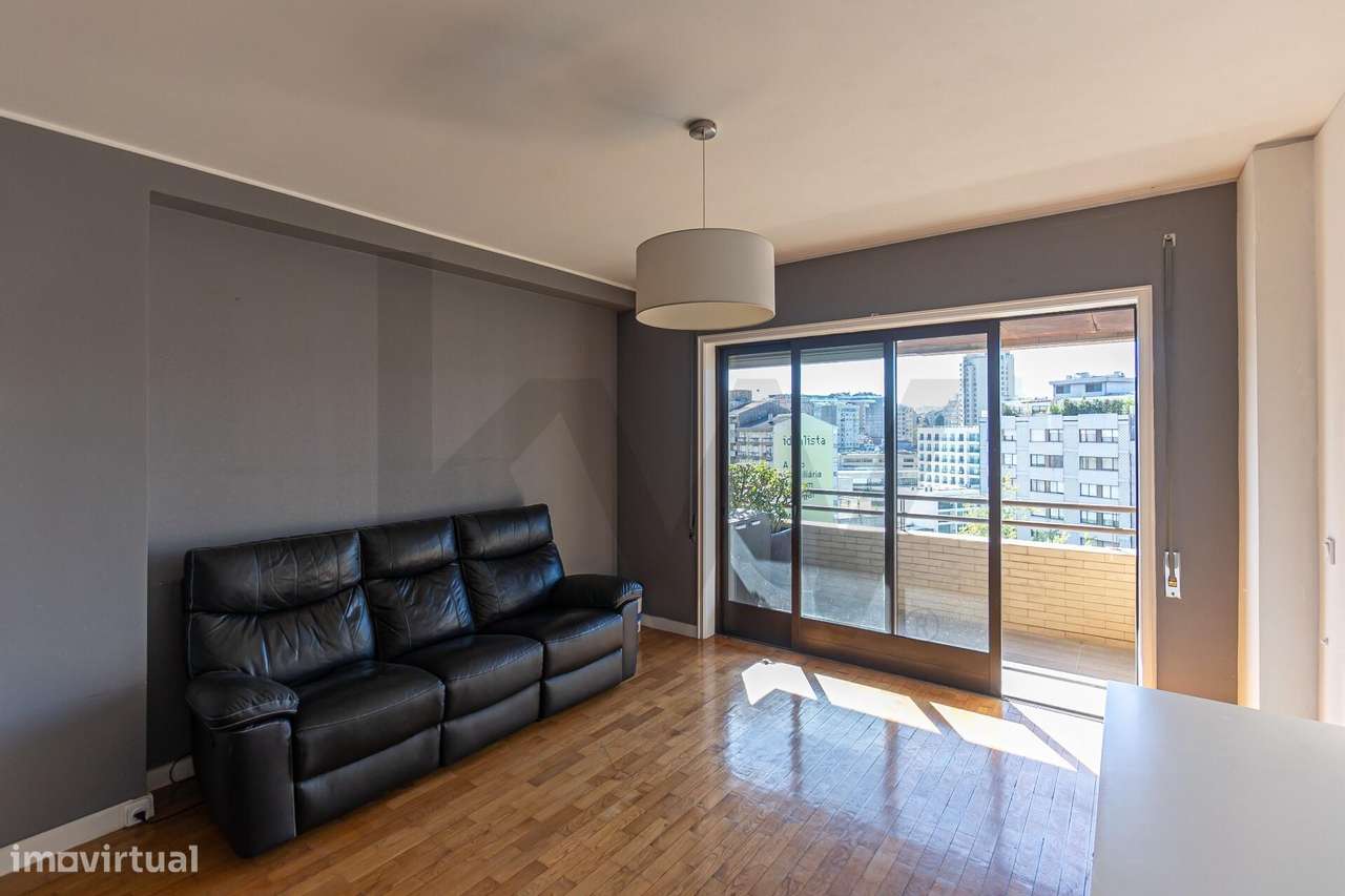 T3 à Av. da Republica em Gaia - próximo de General Torres e Câmara de - Grande imagem: 5/37