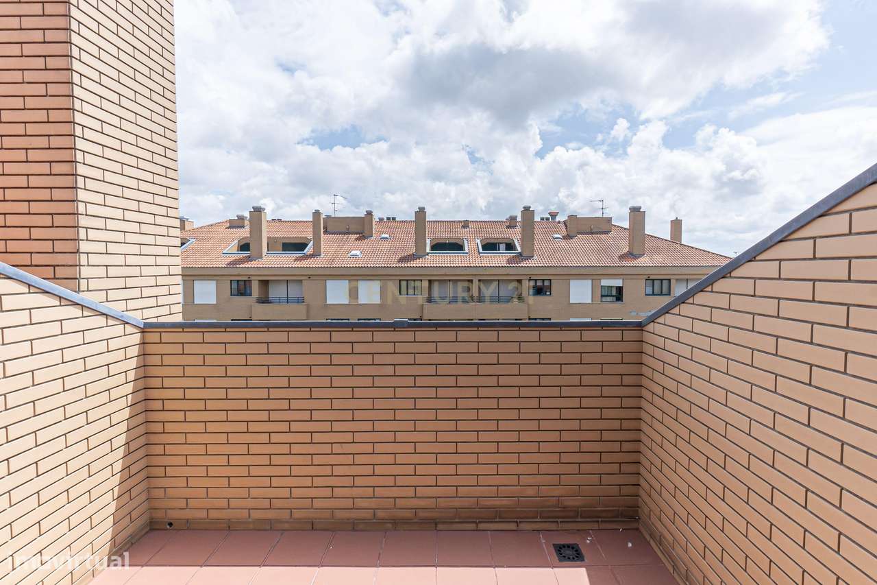 T3 Duplex junto ao Hospital de São João-24