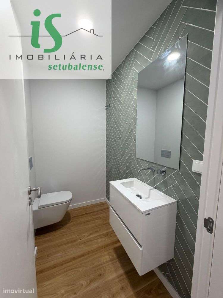 MORADIA PARA VENDA NO BAIRRO DA CONCEIÇÃO EM SETÚBAL-41