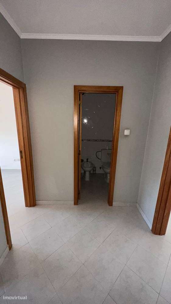 T1 - Alto do Seixalinho - Barreiro. - Grande imagem: 4/12