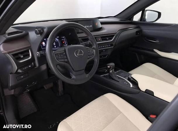 Lexus UX 250h 2.0L HEV 20H- (178 HP) 4X4 CVT Luxury - 8