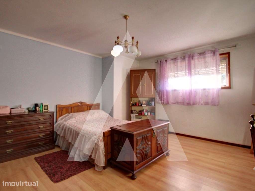 Moradia T6, Isolada, na zona de Oiã-27