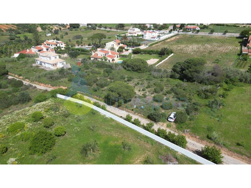 Terreno Rústico em Sesmarias, Albufeira com 3.110m2 situado a 1,3km... - Grande imagem: 4/4