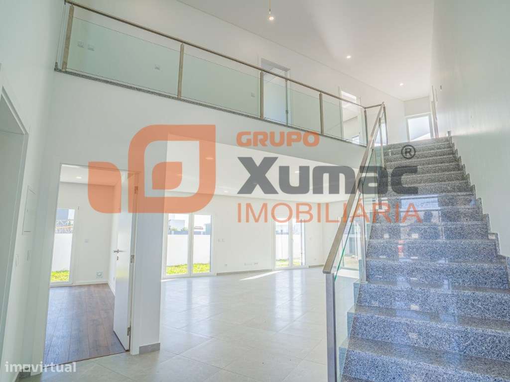 Fantástica Moradia T4 com piscina para arrendamento! - Grande imagem: 5/30