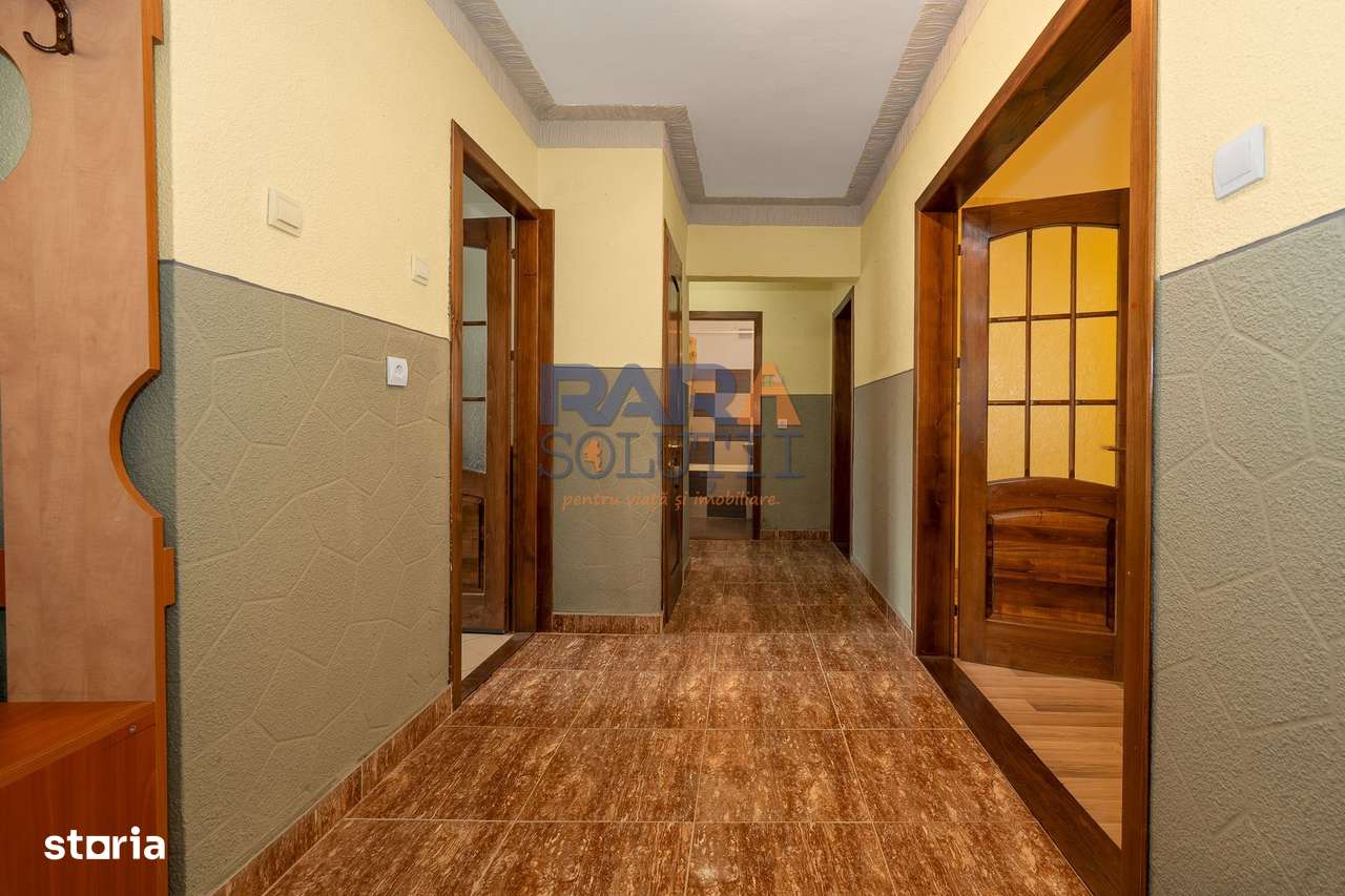 Apartament cu 3 camere cu două băi și balcon mare — fotografia 1