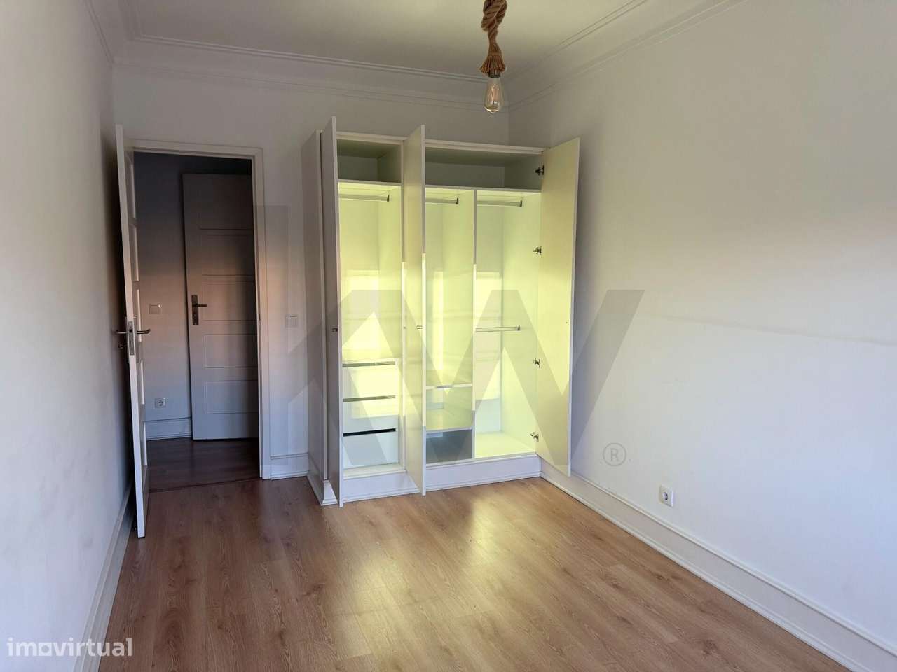 Apartamento T1 na Avenida 5 de Outubro - Grande imagem: 5/21