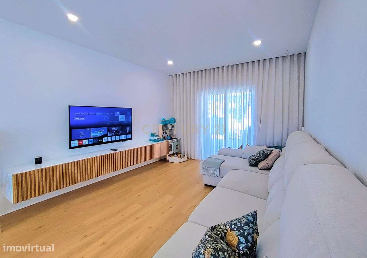 Moradia T3 em Primeira Linha de Mar em Cepães, Esposende-11