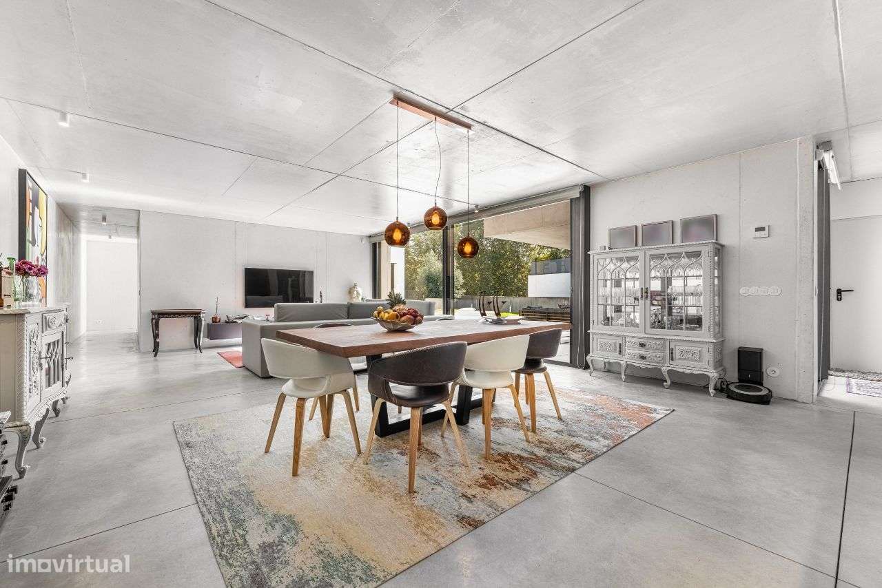 Fantástica Moradia T3+1-6