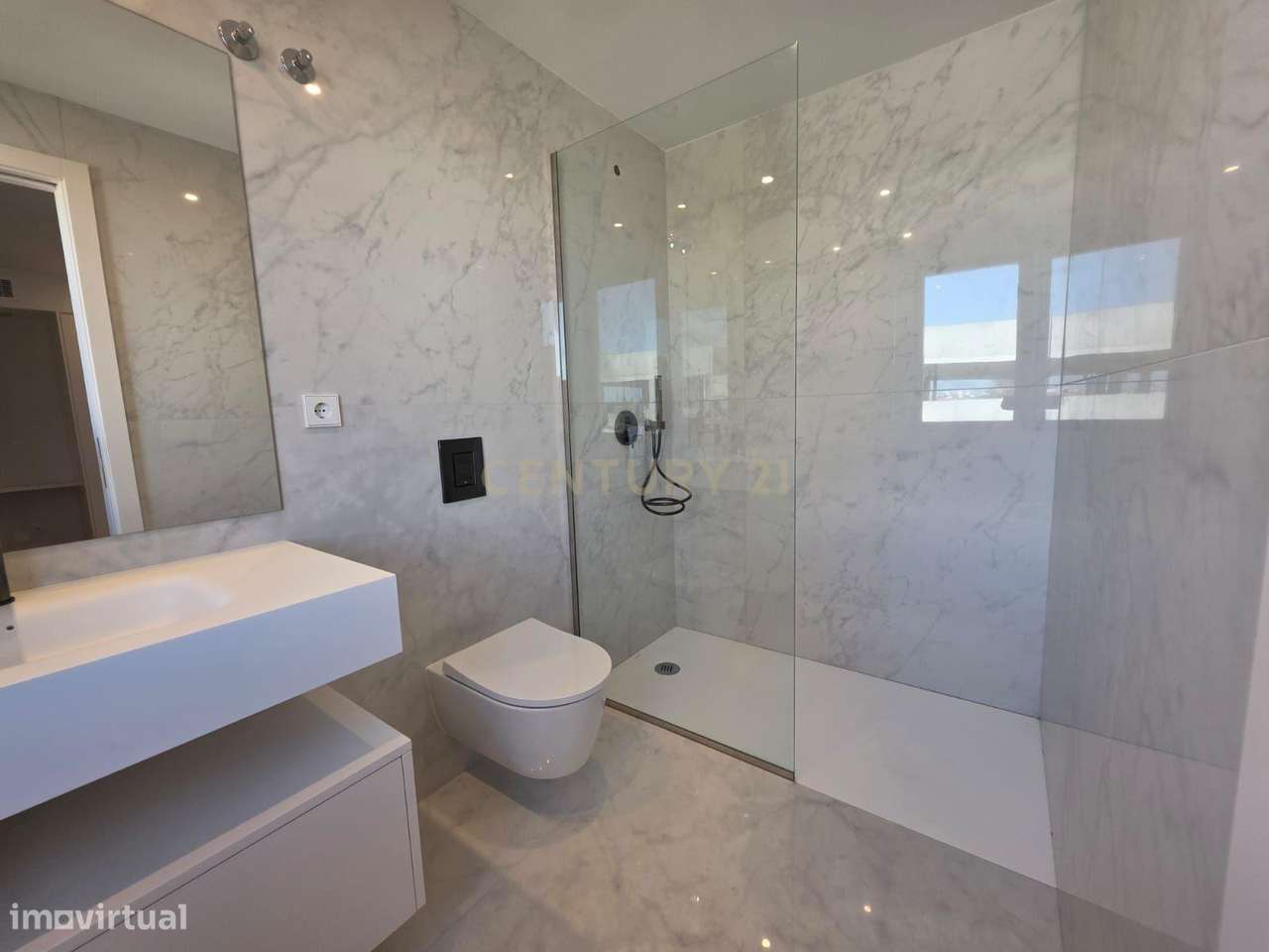 Apartamento T4 - 4 Suites e Piscina Privativa | Empreendimento Douro N-20