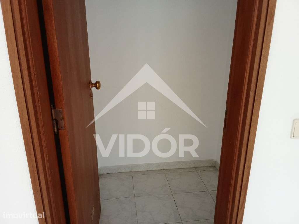 Loja com 30 m² no Mercado Municipal da Baixa da Banheira - Grande imagem: 4/8