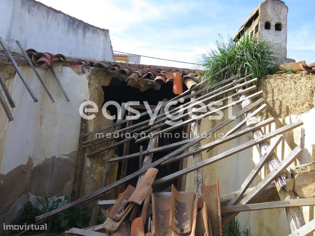 Pequena Moradia para recuperar no centro de Ervidel com 125m2 - Grande imagem: 4/14