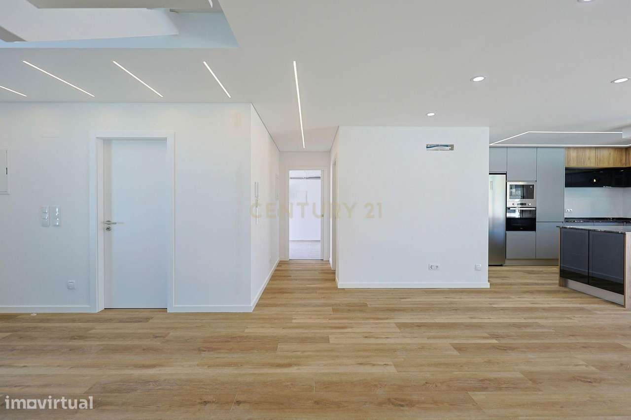 Moradia T4 em Charneca de Caparica, Almada-39