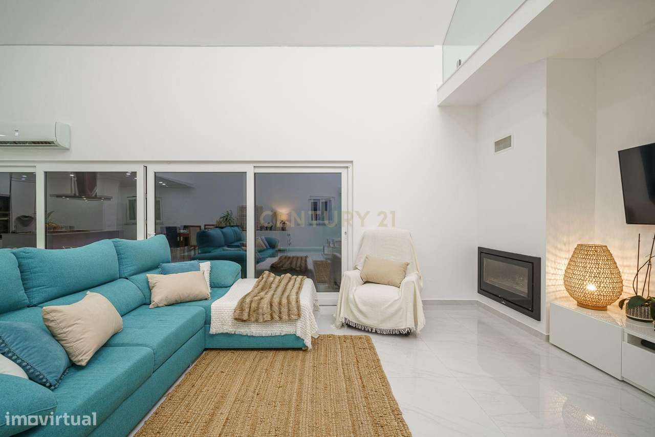 Moradia T4 + anexo T0 | Piscina Infinita | Estuário do Sado-13