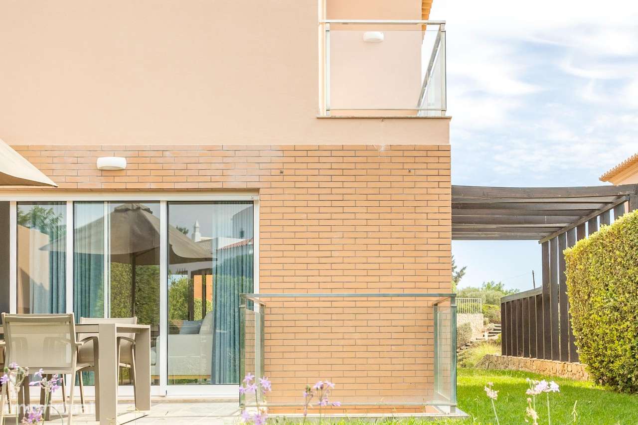 Elegante Moradia em Condomínio Privado com Piscina em Carvoeiro-26