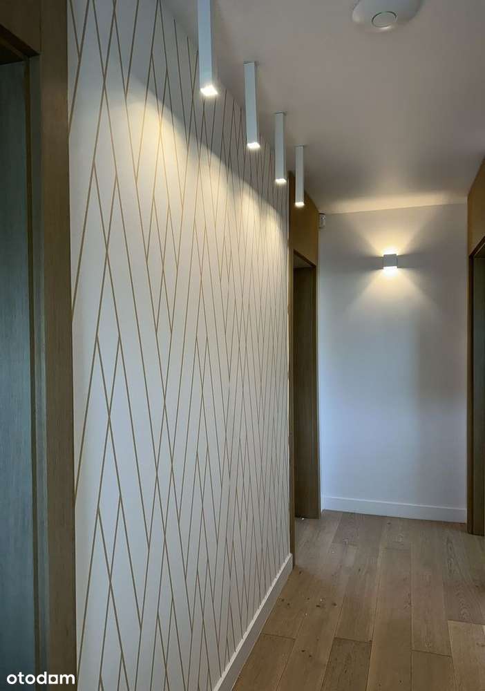 Nowoczesny dom z garażem, pompą ciepła i solarami-18