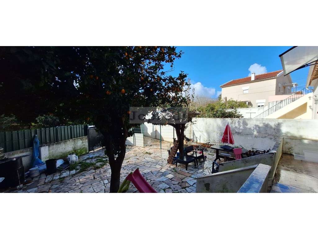 Moradia T2+1 com logradouro - Grande imagem: 5/23