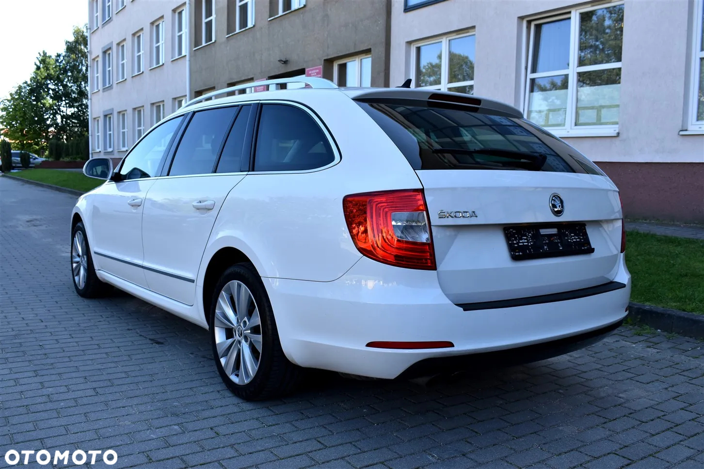 Skoda Superb Combi 2.0 TDI Elegance - 10