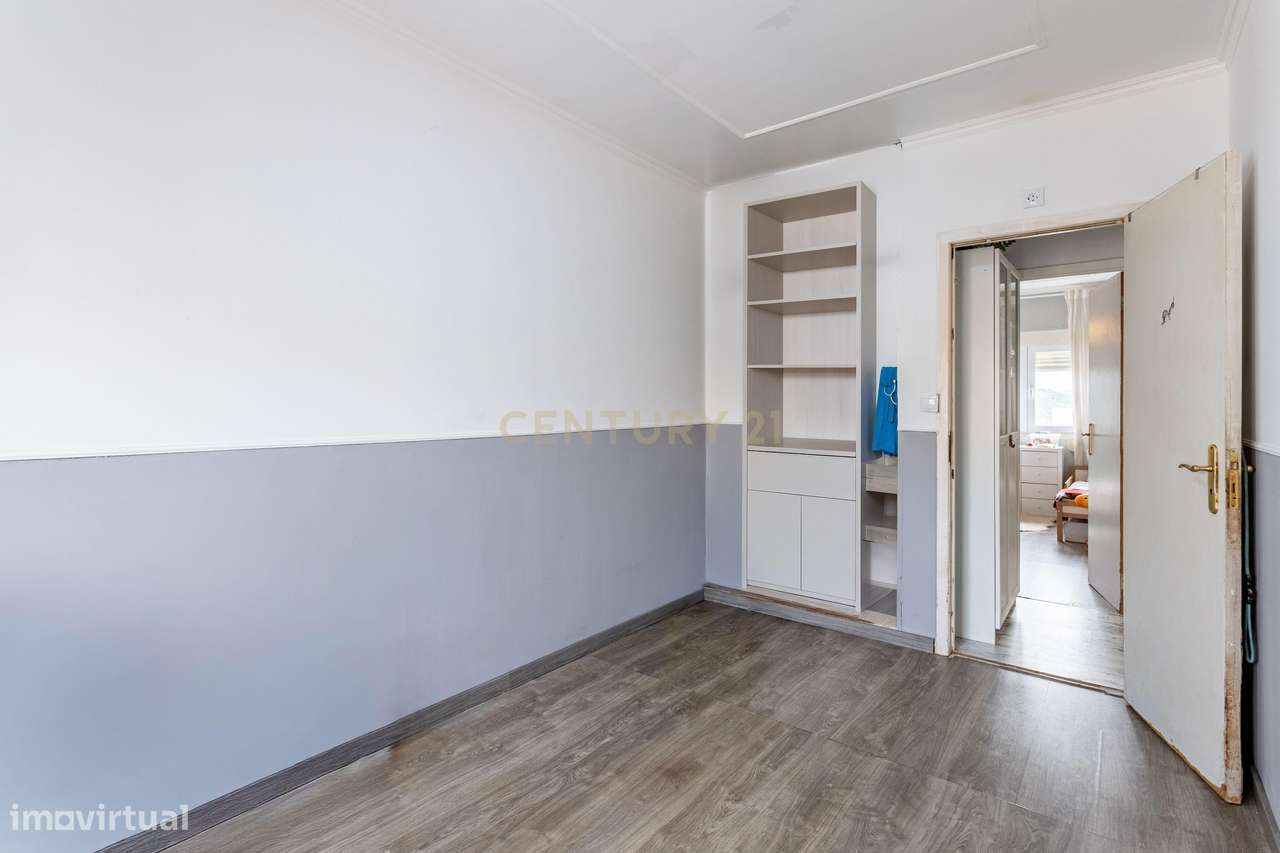 Apartamento T4 em Vialonga-17